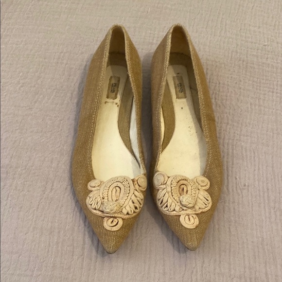 Prada Shoes - PRADA VINTAGE Elegant Tan Women's Shoes. Size 40
